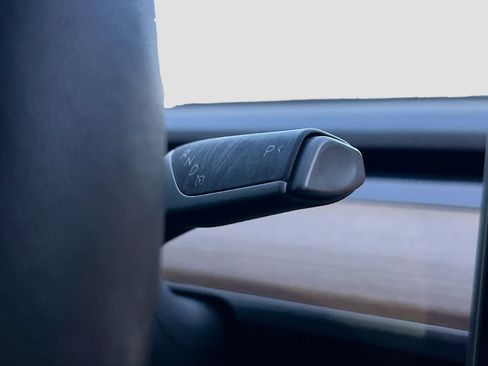 Used 2022 Tesla Model Y Performance AWD/4WD image 16