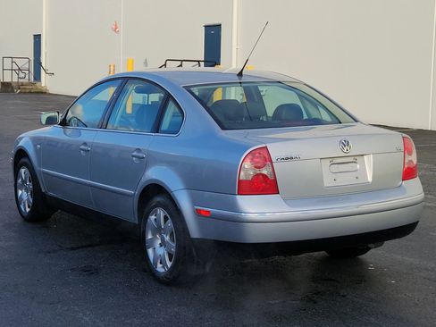 Used 2003 Volkswagen Passat GLX image 3