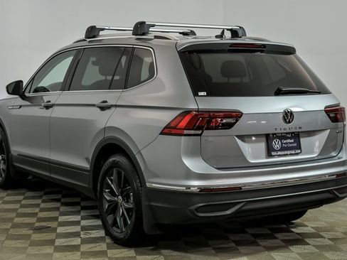 Certified 2024 Volkswagen Tiguan SE w/ Panoramic Sunroof Package image 5