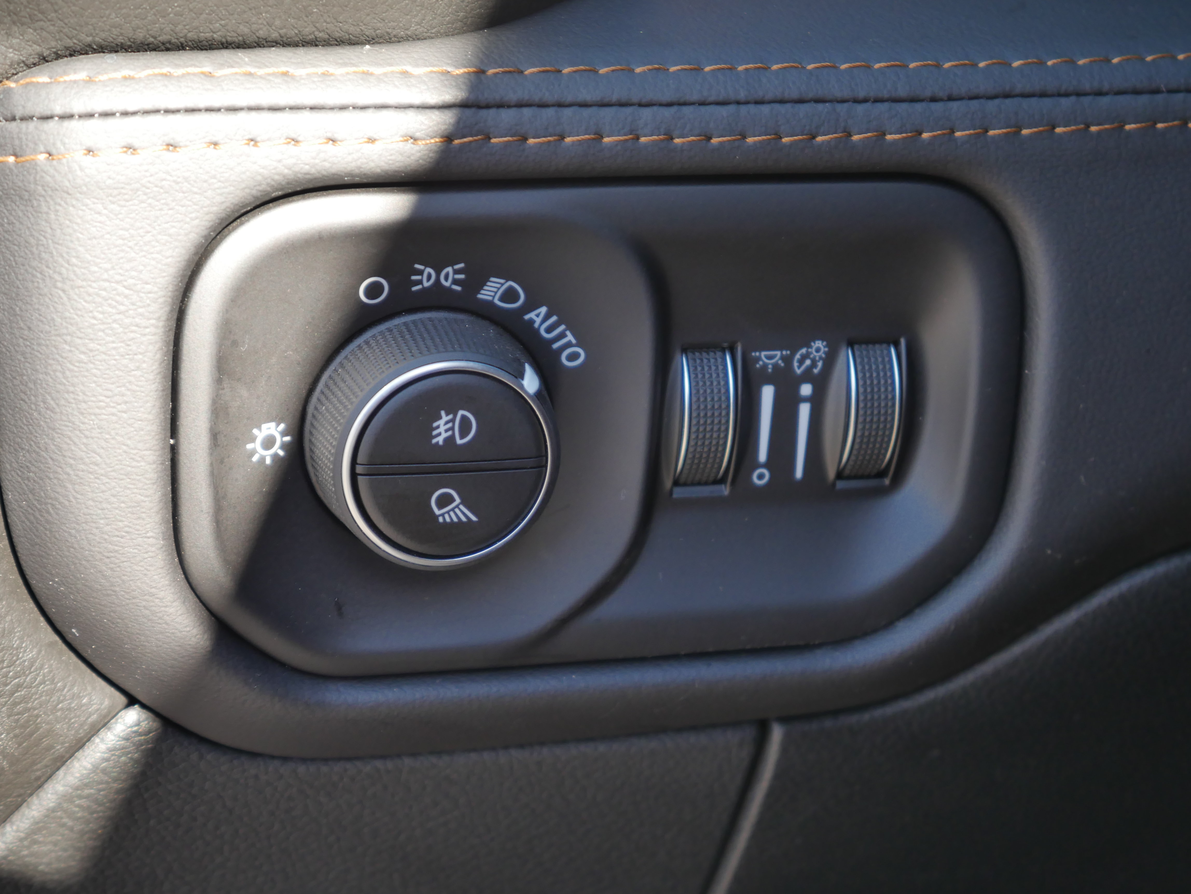 Used 2022 RAM 3500 Limited AWD/4WD image 6