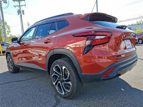 Certified 2024 Chevrolet Trax RS w/ Sunroof Package image 4