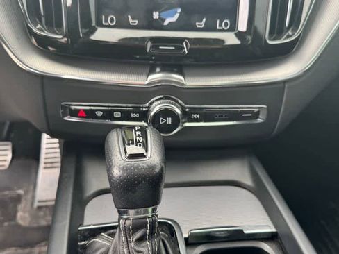 Used 2019 Volvo XC60 T6 R-Design w/ Protection Package Premier image 22