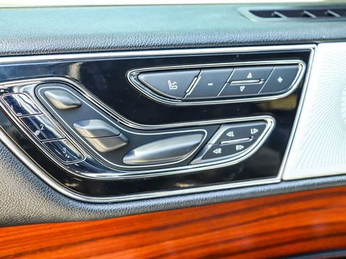Used 2019 Lincoln Navigator L Reserve AWD/4WD image 16