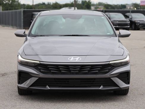 Used 2025 Hyundai Elantra SEL FWD image 5