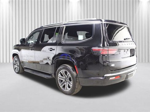 Used 2025 Jeep Wagoneer Series II image 5