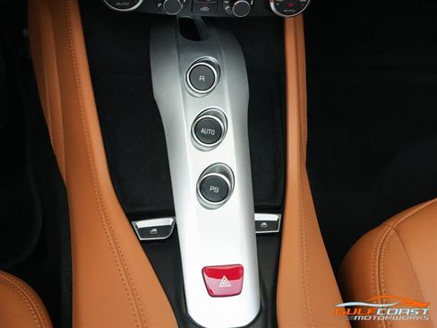 Used 2017 Ferrari California T RWD image 17