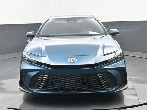 Used 2025 Toyota Camry SE image 21