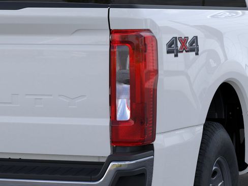 New 2026 Ford F250 XL AWD/4WD image 43