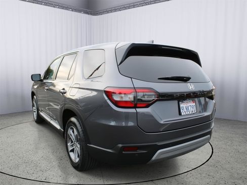 Used 2024 Honda Pilot EX-L image 6