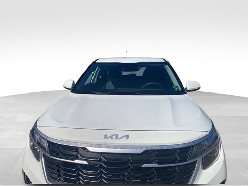 Certified 2024 Kia Seltos LX image 12