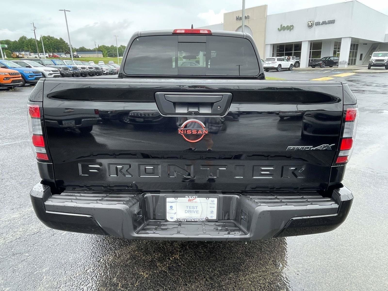 Used 2024 Nissan Frontier PRO-4X AWD/4WD image 19