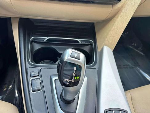 Used 2018 BMW 320i xDrive Sedan w/ Convenience Package image 26