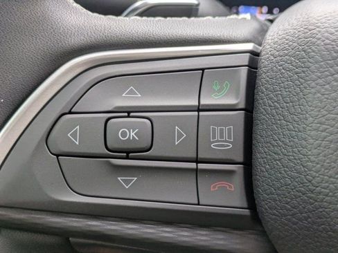 New 2025 Jeep Grand Cherokee Altitude image 22