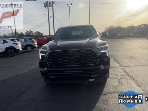 Used 2024 Toyota Sequoia image 3