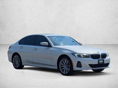 Used 2023 BMW 330i xDrive Sedan w/ Premium Package image 7