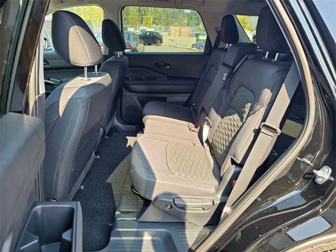 New 2025 Nissan Pathfinder SV image 20