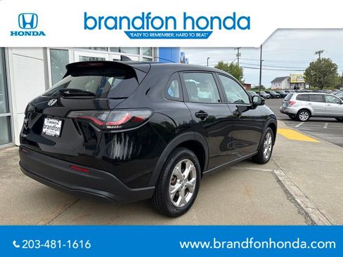 Used 2023 Honda HR-V LX image 6