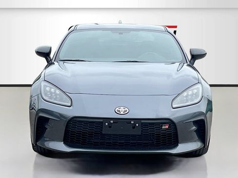 Used 2025 Toyota GR86 Premium RWD image 2