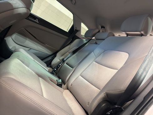 Used 2017 Hyundai Tucson SE w/ SE Popular Package 02 FWD image 30