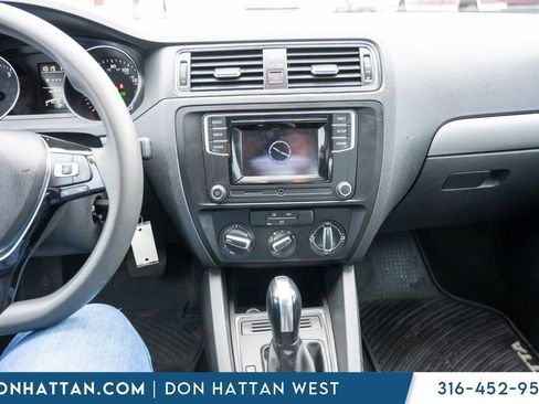 Used 2017 Volkswagen Jetta S image 8