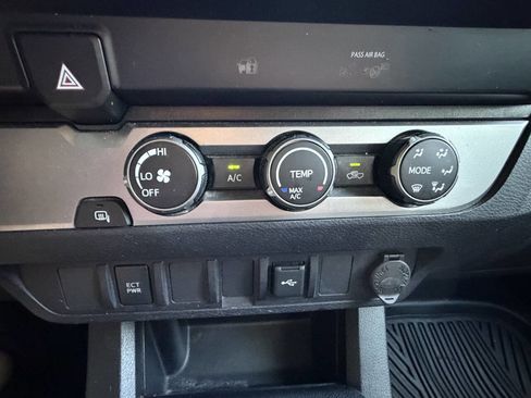 Used 2020 Toyota Tacoma SR RWD image 14