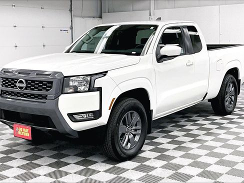 New 2025 Nissan Frontier SV w/ SV Convenience Package RWD image 3