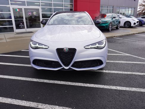 New 2025 Alfa Romeo Giulia AWD w/ Driving Assist Package image 4