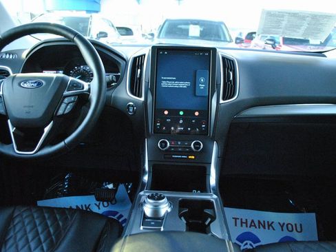 Used 2024 Ford Edge Titanium image 13