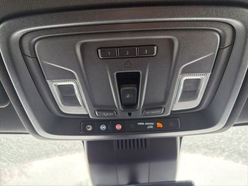 Used 2022 GMC Sierra 1500 AT4 w/ Technology Package AWD/4WD image 39