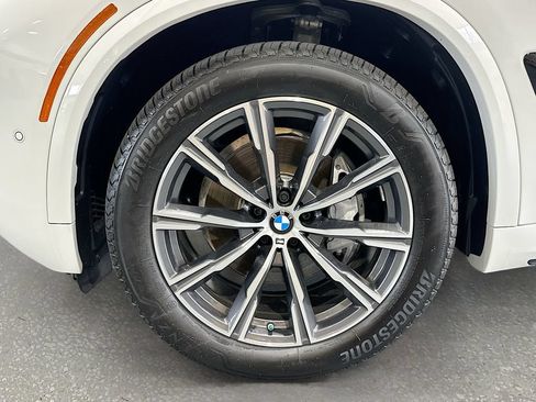 New 2026 BMW X5 xDrive40i w/ M Sport Package AWD/4WD image 32
