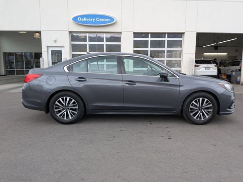 Used 2018 Subaru Legacy 2.5i Premium AWD/4WD image 2