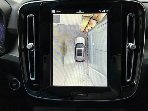 New 2026 Volvo XC40 B5 Plus w/ Protection Package Premier image 22