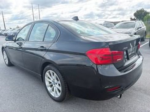 Used 2017 BMW 320i xDrive Sedan AWD/4WD image 2
