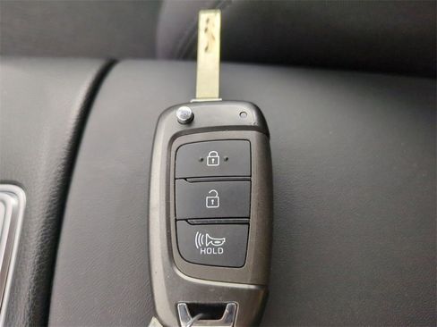 Certified 2023 Hyundai Santa Fe SE image 33