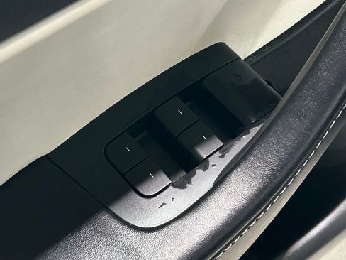 Used 2021 Tesla Model Y Performance image 41