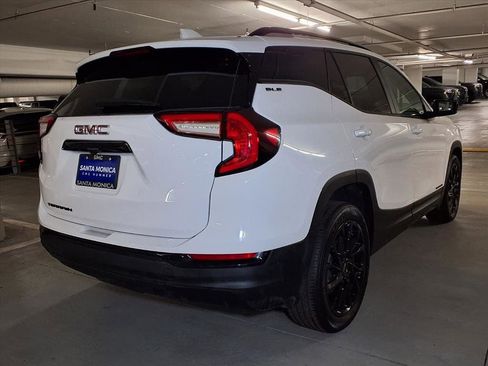 Used 2023 GMC Terrain SLE w/ Elevation Edition image 9