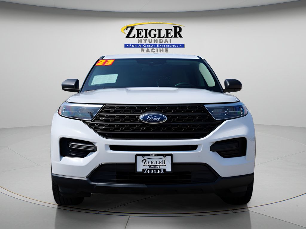 Used 2023 Ford Explorer 4WD image 2