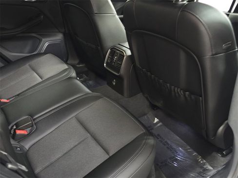 Used 2024 Porsche Macan image 26