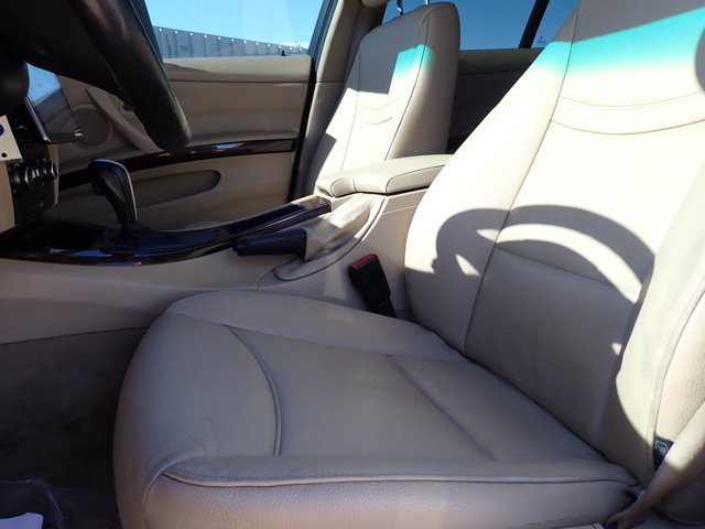 Used 2011 BMW 328i xDrive Sedan AWD/4WD image 10
