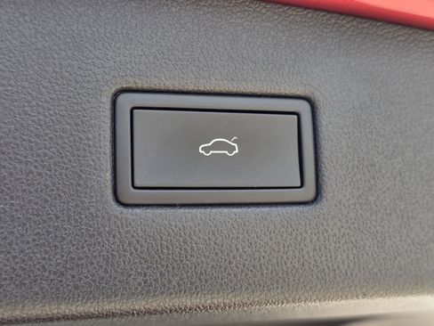 Used 2022 Volkswagen Tiguan SE AWD/4WD image 19