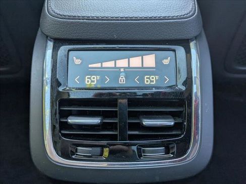 Used 2022 Volvo XC90 T6 Momentum w/ Advanced Package image 18