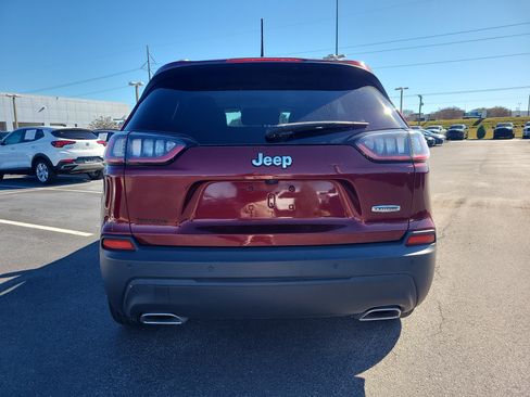 Used 2019 Jeep Cherokee Latitude w/ Popular Appearance Group image 5