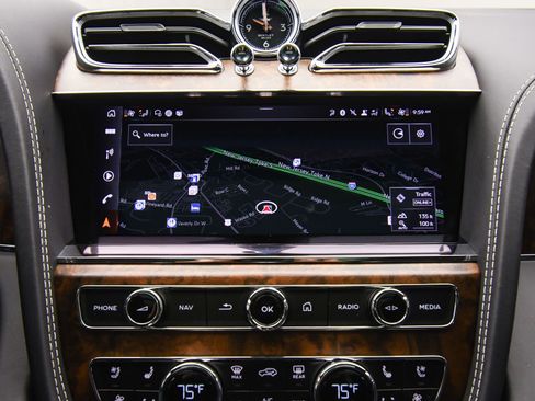 Certified 2023 Bentley Bentayga Extended Wheelbase image 41