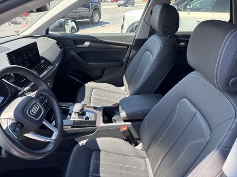 Used 2023 Audi Q5 2.0T Premium w/ Convenience Package AWD/4WD image 12