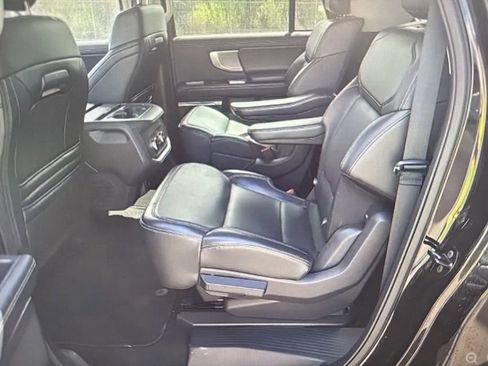 Used 2025 Ford Expedition Max Platinum AWD/4WD image 7