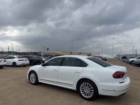 Used 2017 Volkswagen Passat 1.8T SE image 15