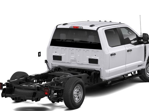 New 2026 Ford F250 XL w/ XL Chrome Package AWD/4WD image 3