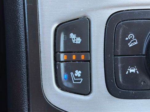 Used 2018 GMC Terrain Denali w/ Advanced Safety Package image 47