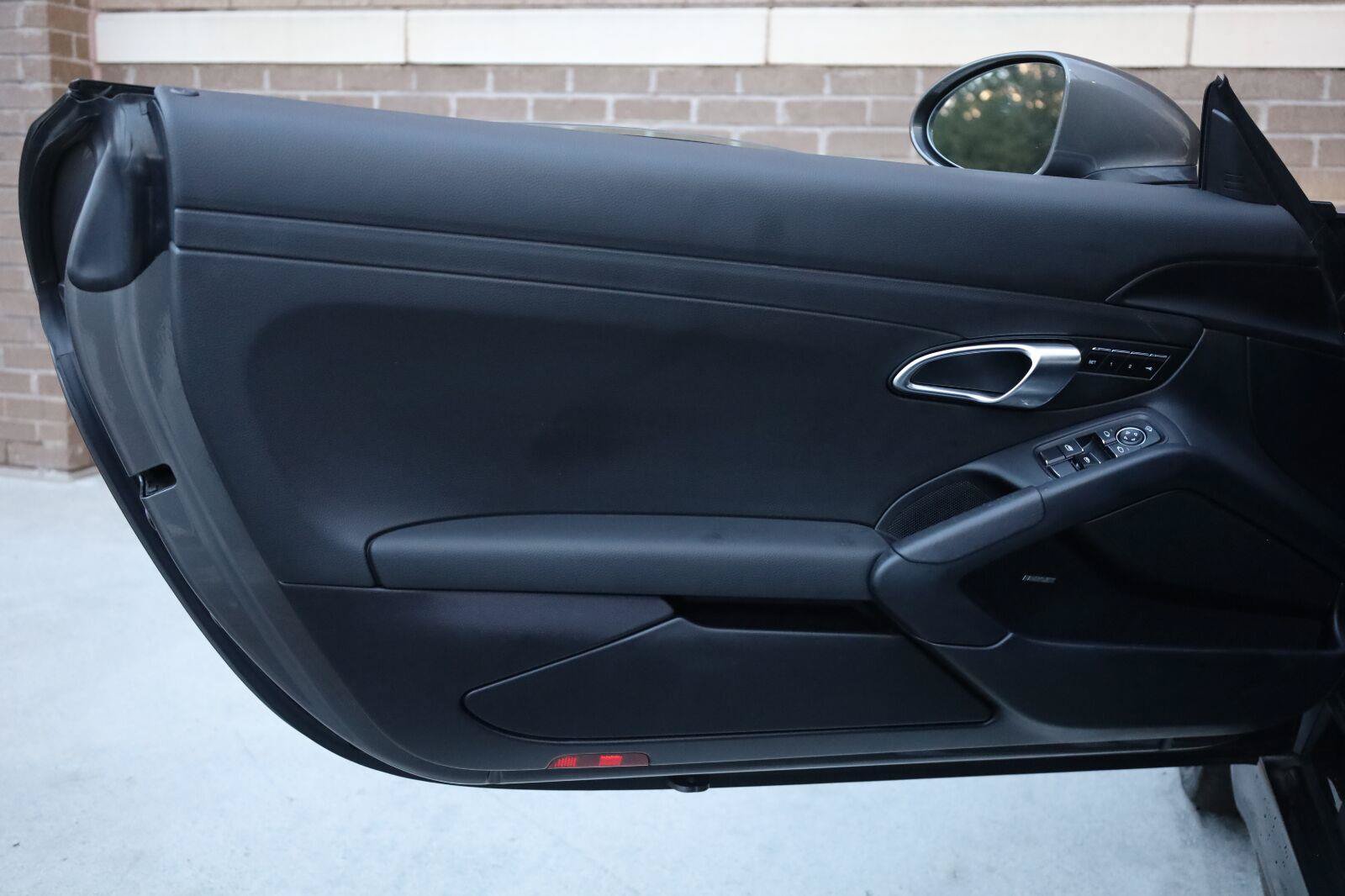 Used 2021 Porsche 718 Cayman RWD image 14