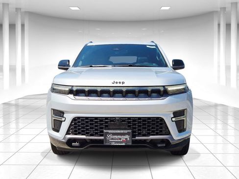 New 2026 Jeep Grand Wagoneer Limited AWD/4WD image 8